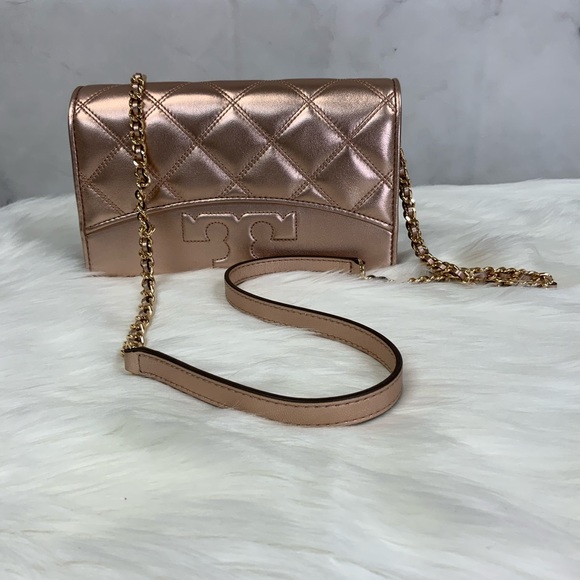 Tory Burch Handbags - Tory Burch Savannah Flat Wallet Crossbody